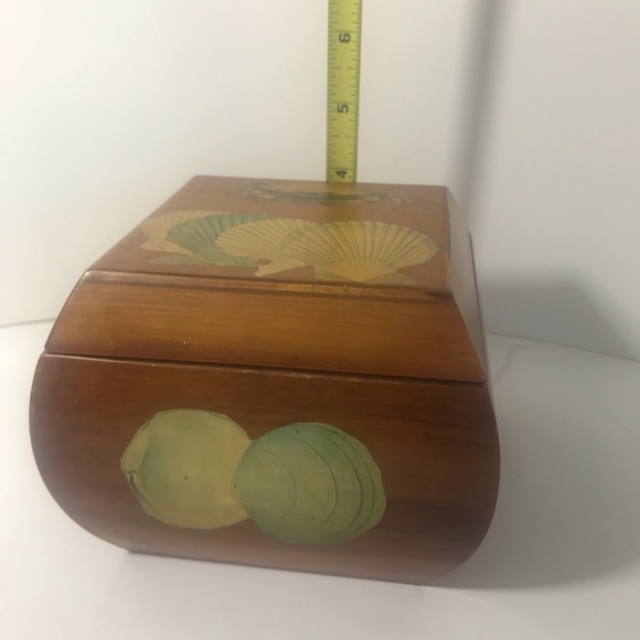 Vintage Wooden Box Jewelry Trinket Sea Shell Crab Detail. 
Excellent condition! - Picture 9 of 15